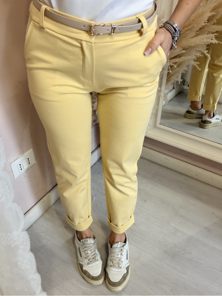 Pantaloni a sigaretta gialli
