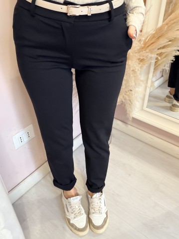 Pantaloni a sigaretta neri