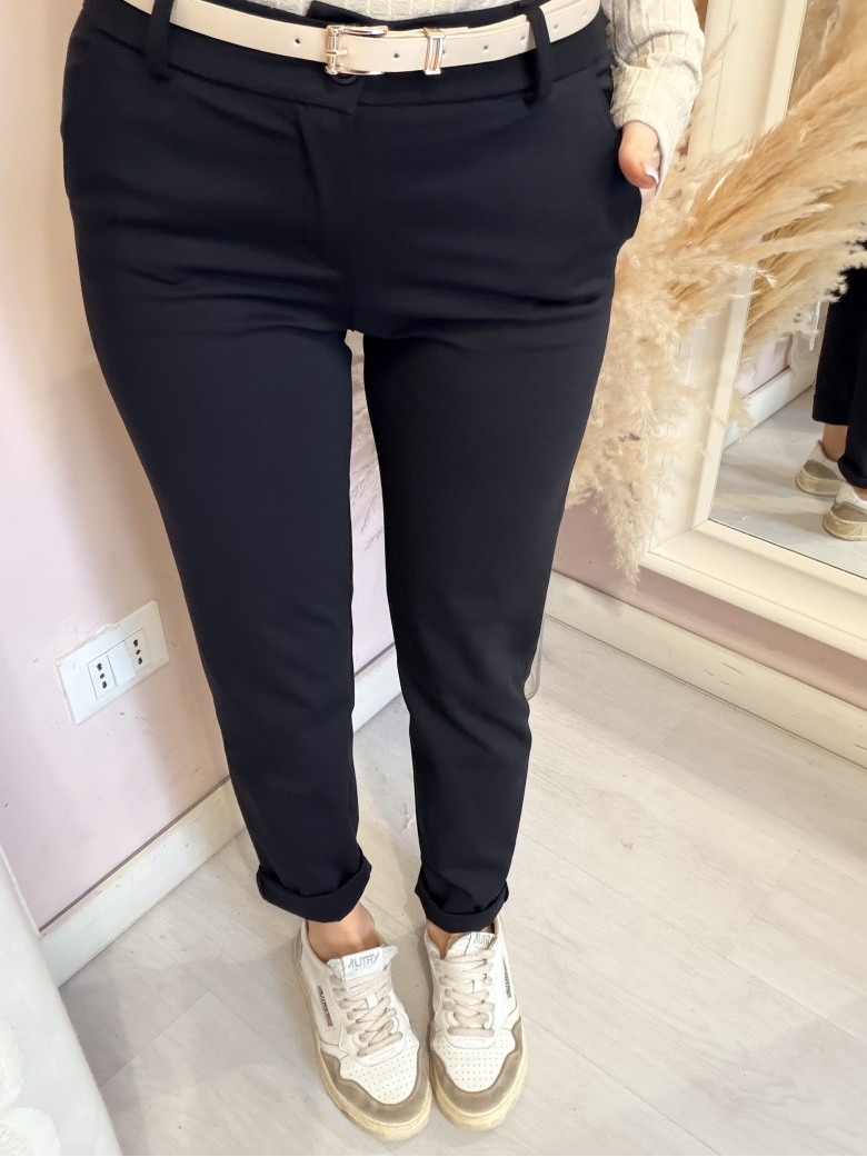 Pantaloni a sigaretta neri