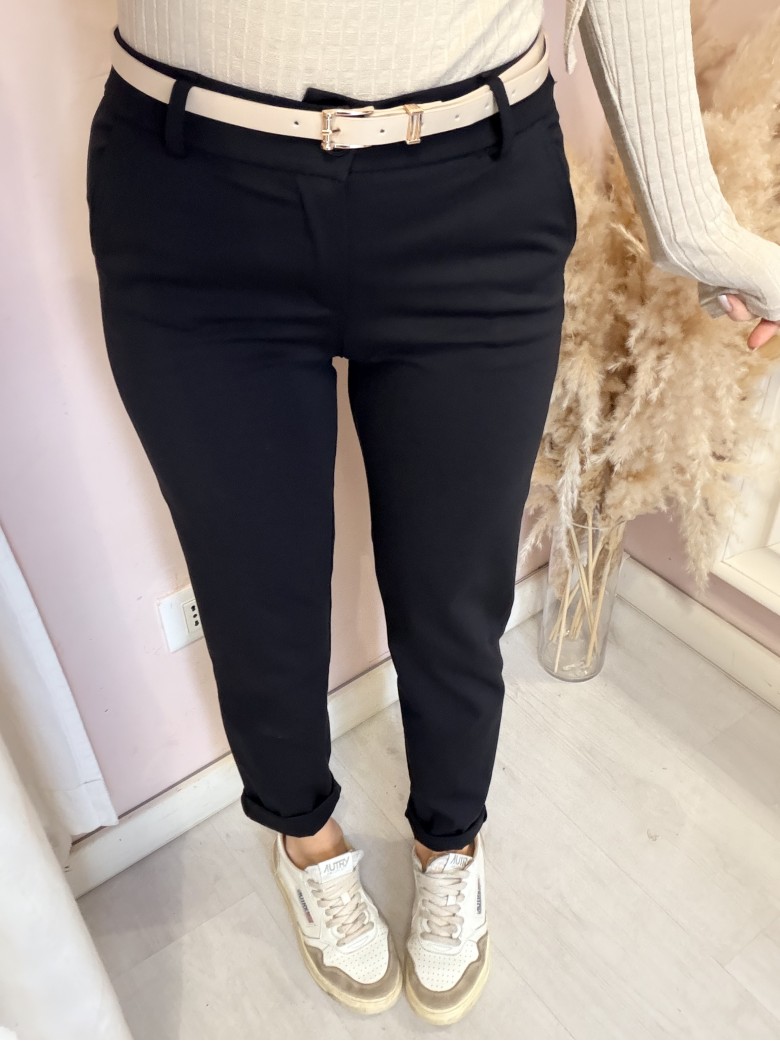 Pantaloni a sigaretta neri