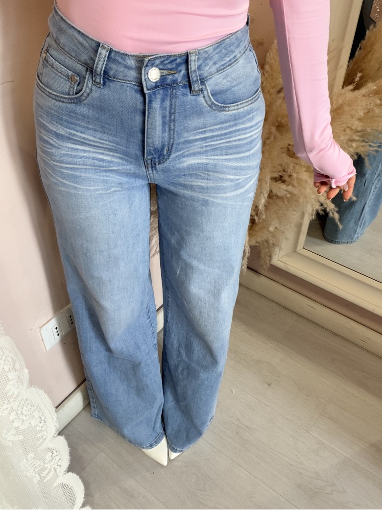 Jeans larghi con tasche dietro in STRASS ROSA