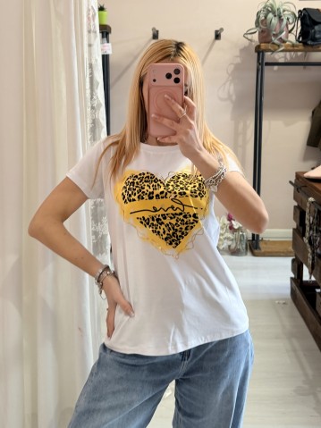 Maglia t shirt cuore leopardato love giallo 2