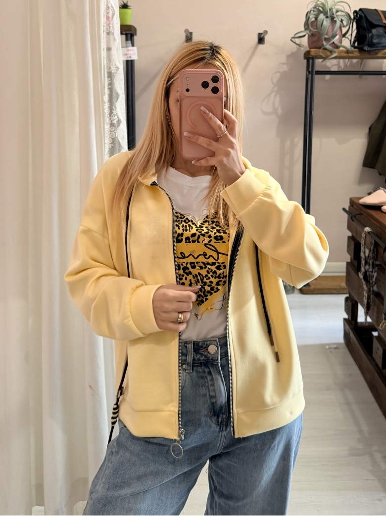 Maglia t shirt cuore leopardato love giallo