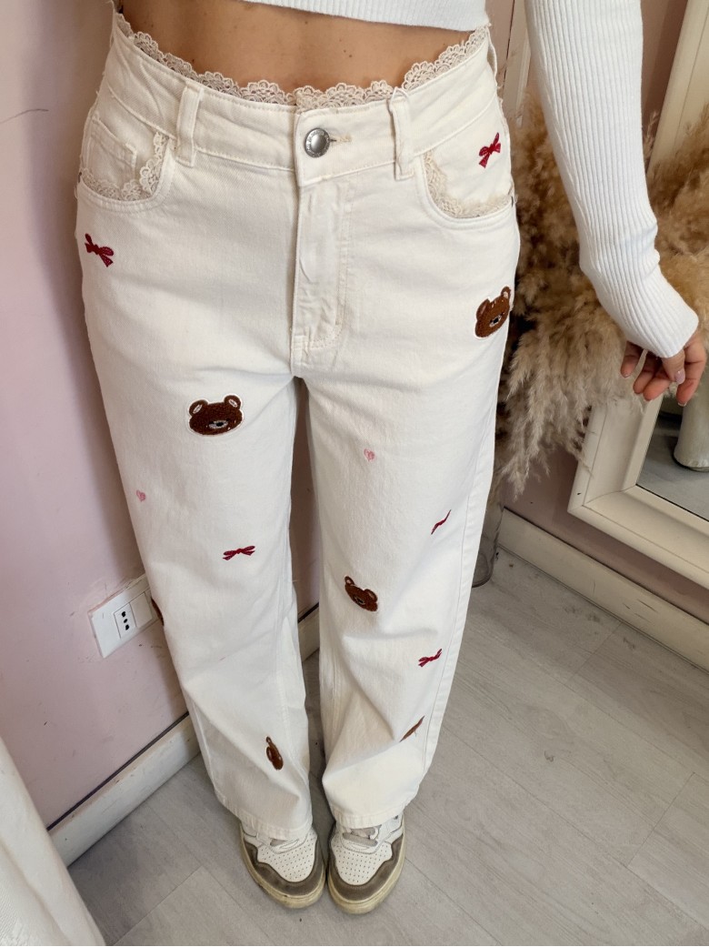 Jeans con pizzo e orsetti color burro