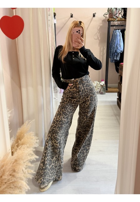 Jeans leopardati a palazzo
