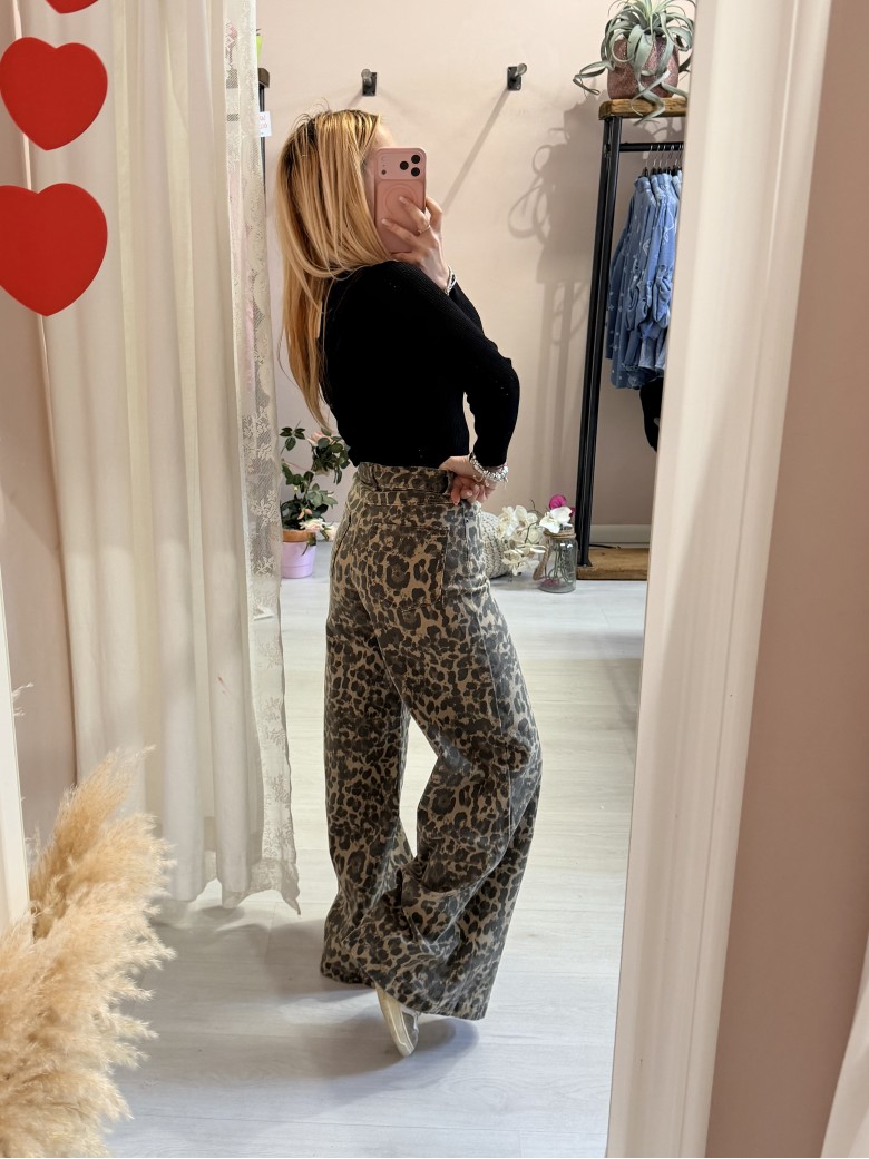 Jeans leopardati a palazzo