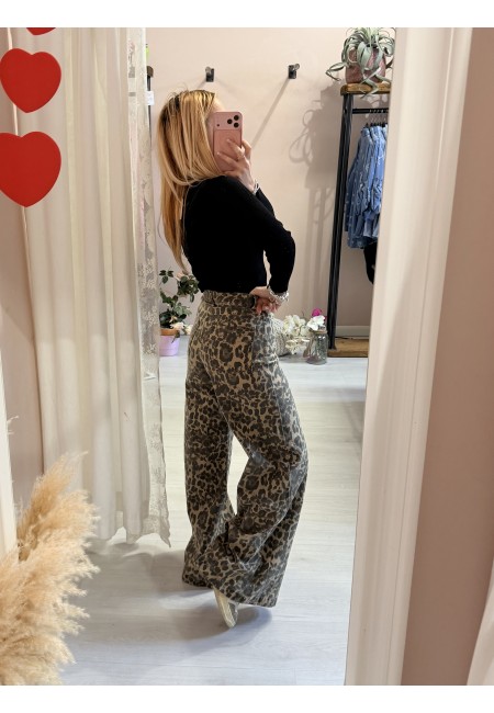 Jeans leopardati a palazzo