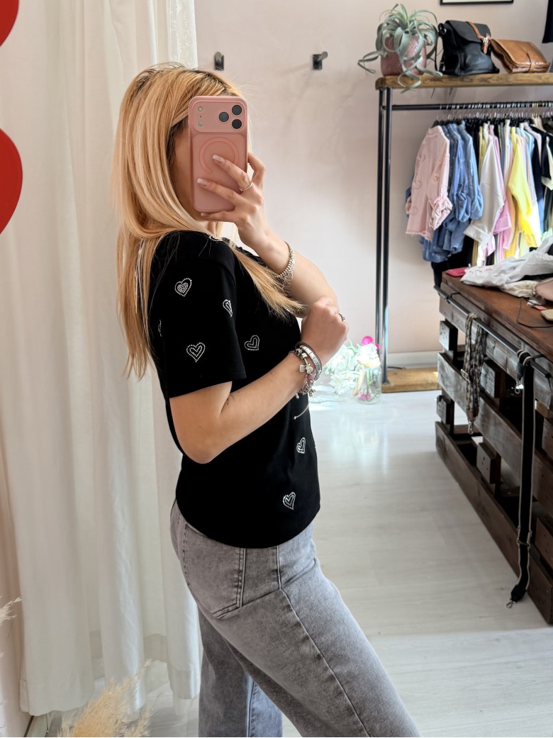 Maglia t shirt cuori strass nera