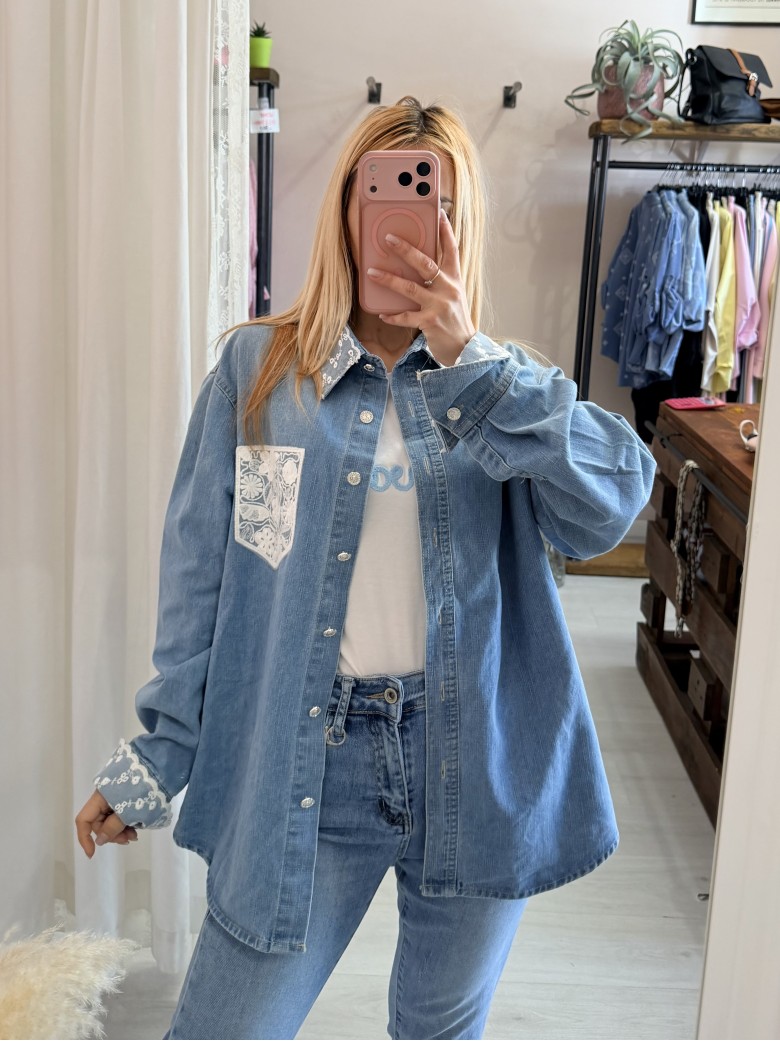 Camicia di jeans con PIZZO