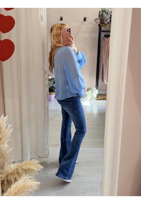 Camicia con ruches e bottoncini azzurra