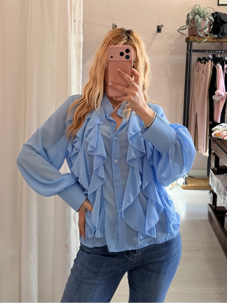 Camicia con ruches e bottoncini azzurra