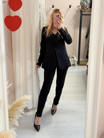 Completo tailleur giacca e pantalone nero