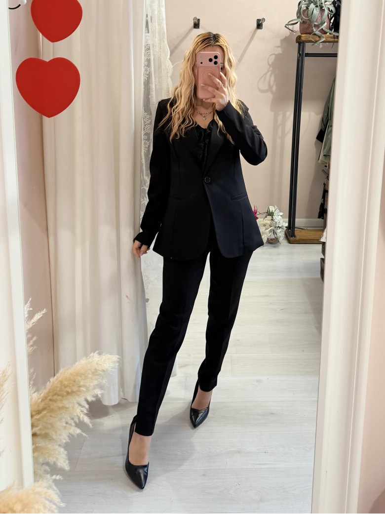 Completo tailleur giacca e pantalone nero