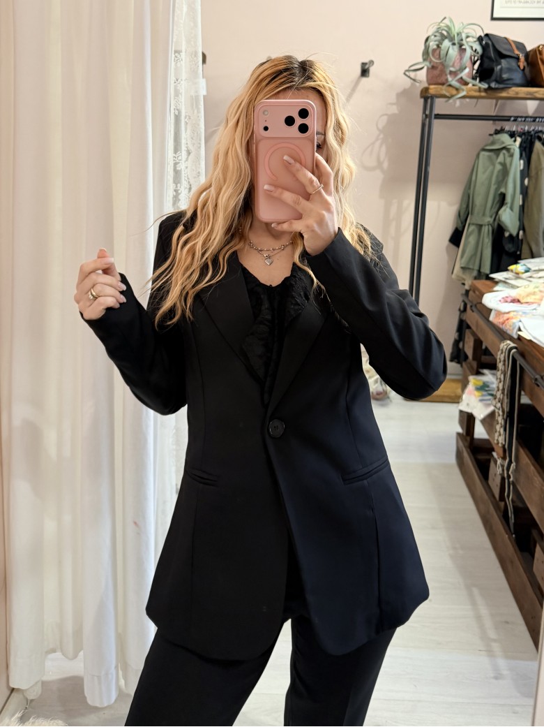 Completo tailleur giacca e pantalone nero
