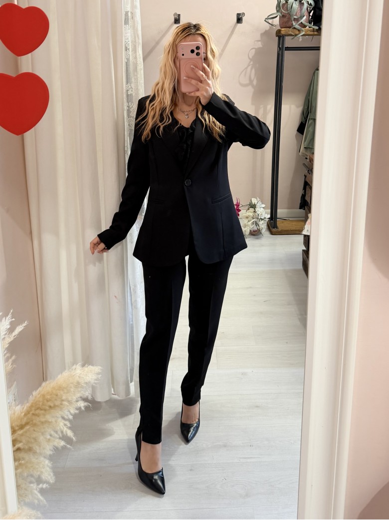 Completo tailleur giacca e pantalone nero