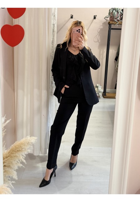 Completo tailleur giacca e pantalone nero