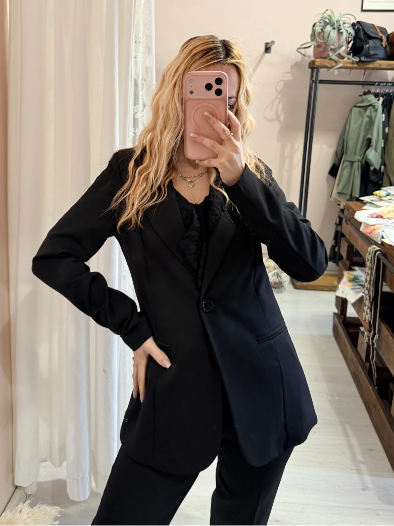 Completo tailleur giacca e pantalone nero