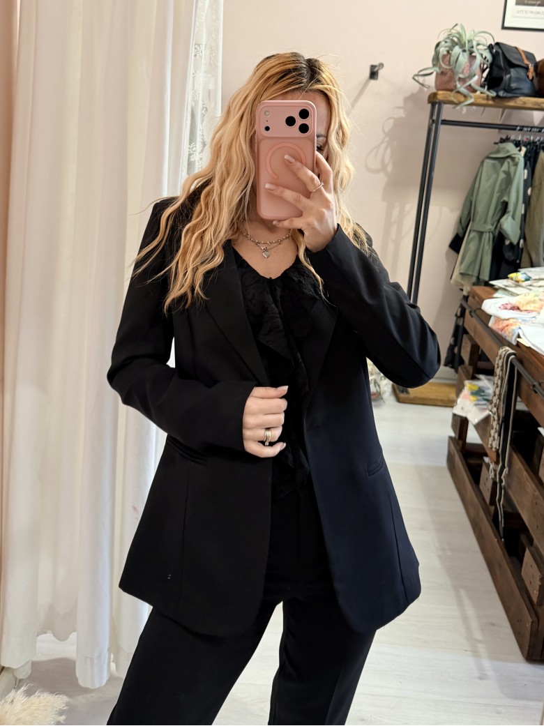 Completo tailleur giacca e pantalone nero