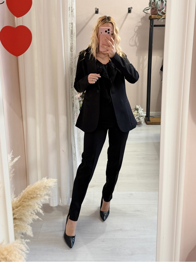 Completo tailleur giacca e pantalone nero