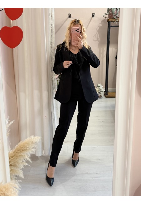 Completo tailleur giacca e pantalone nero