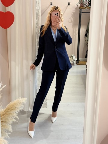 Completo tailleur giacca e pantalone blu