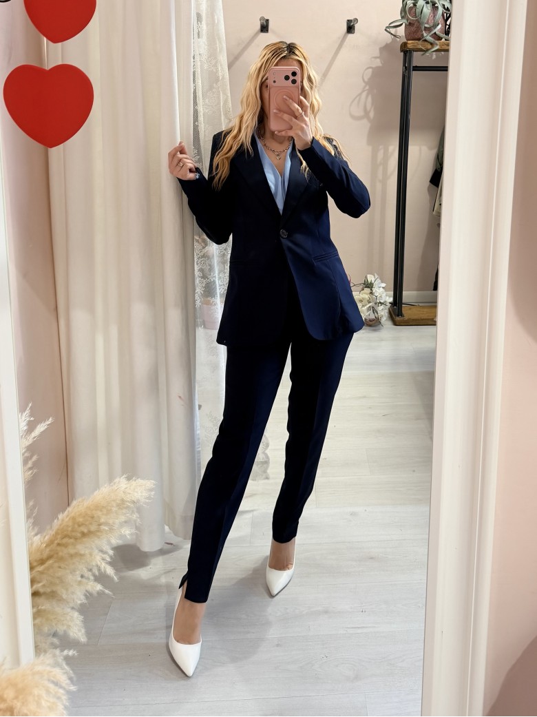 Completo tailleur giacca e pantalone blu