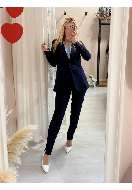 Completo tailleur giacca e pantalone blu