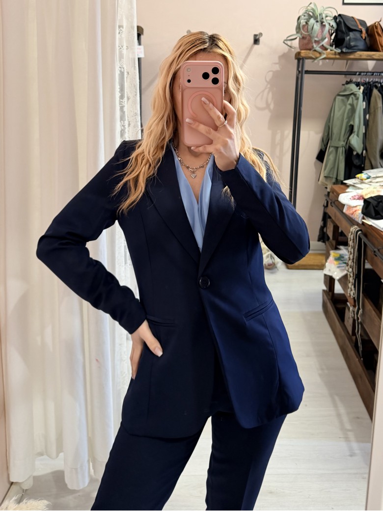 Completo tailleur giacca e pantalone blu