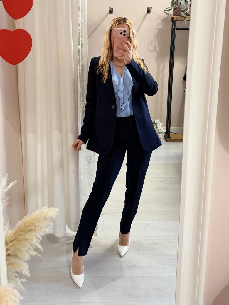 Completo tailleur giacca e pantalone blu