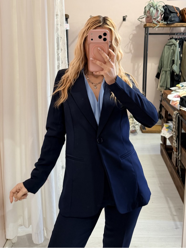 Completo tailleur giacca e pantalone blu