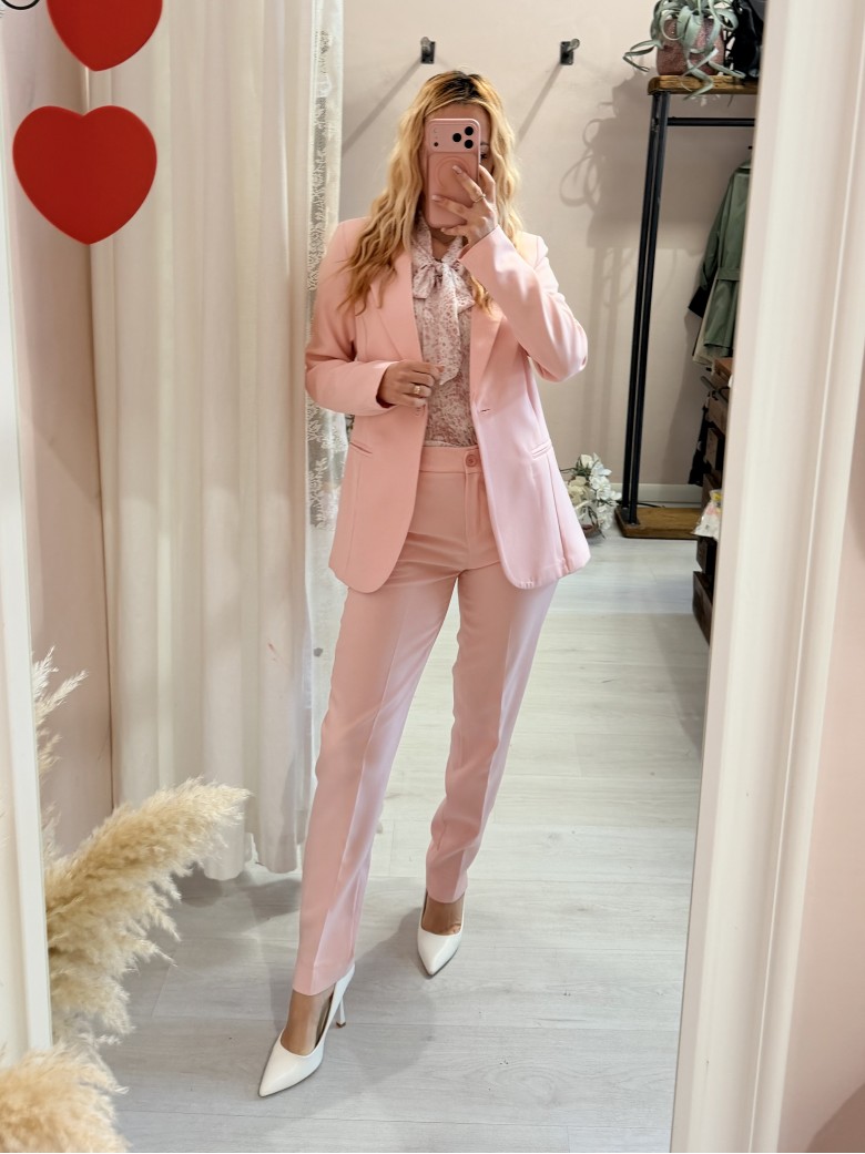 Completo tailleur giacca e pantalone rosa