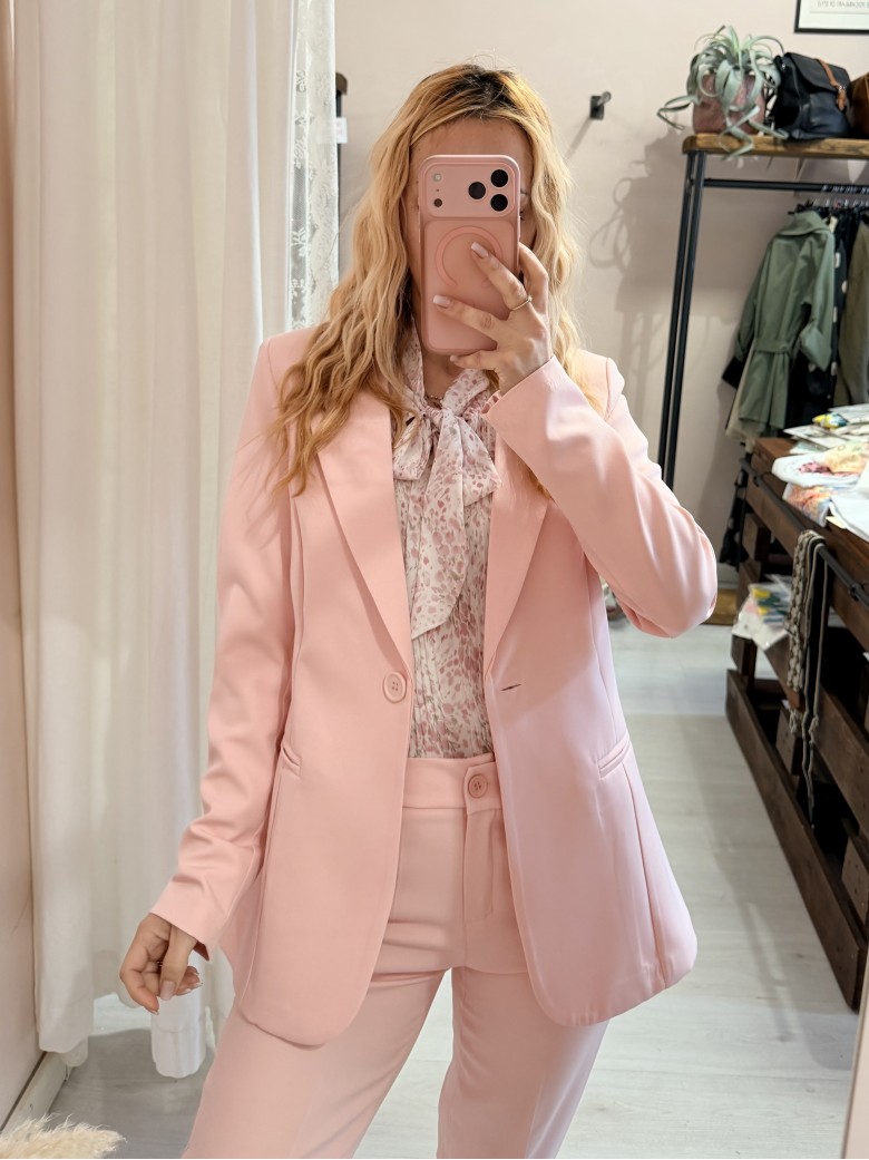 Completo tailleur giacca e pantalone rosa