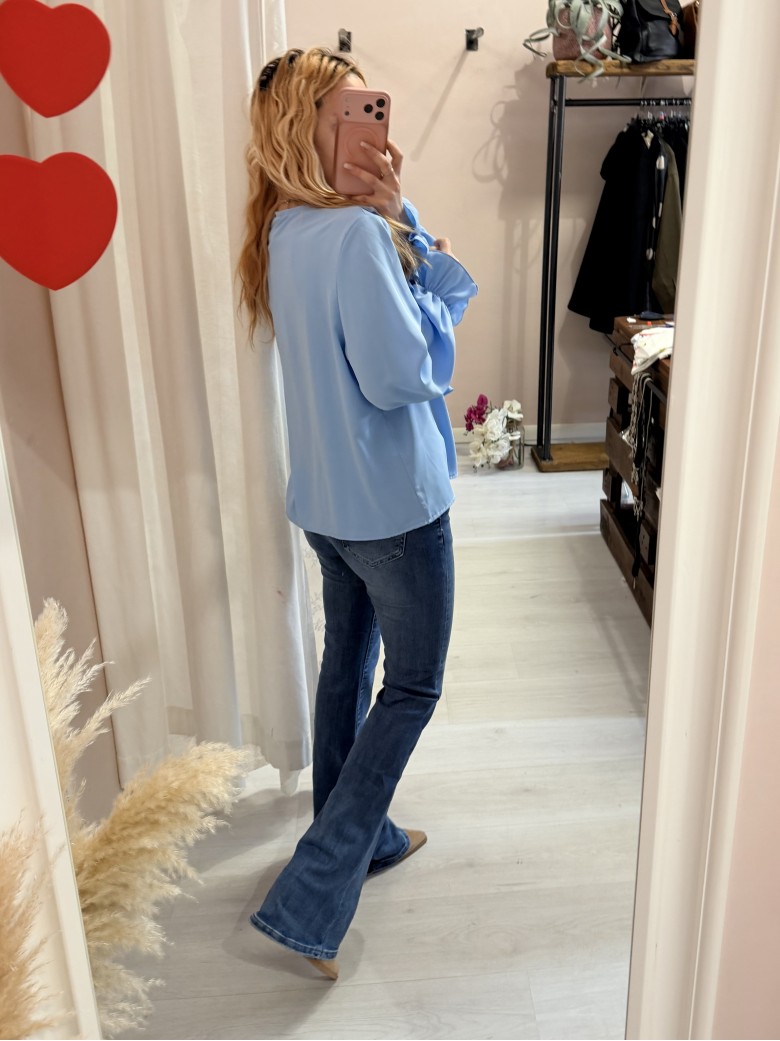 Blusa camicetta scollo con laccino e ruches...