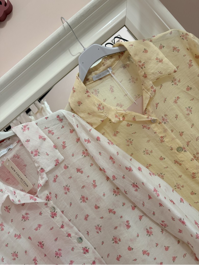 Camicia gialla fiorellini rosa