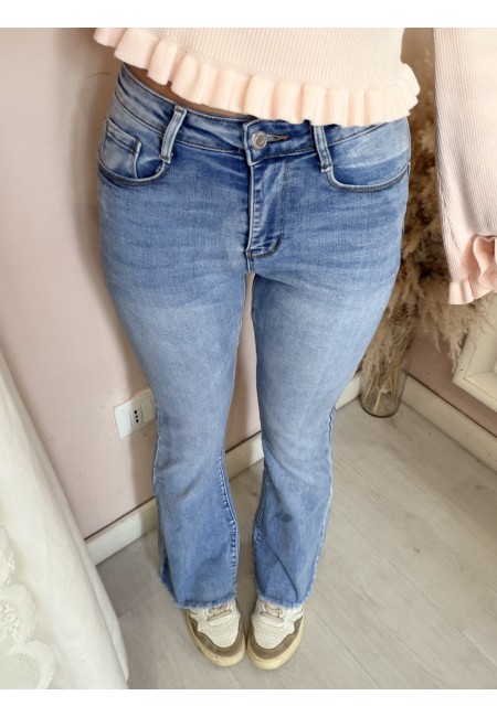 Jeans a ZAMPA push up sfrangiati