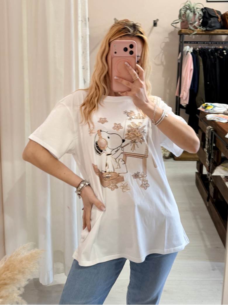 Maglia t shirt snoopy che dipinge beige