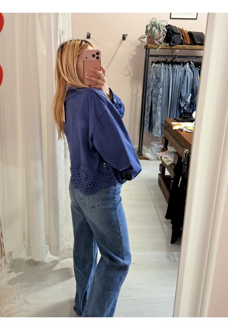 Giacchina camoscino ricamata blu