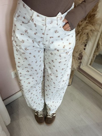 Pantaloni jeans bianchi roselline