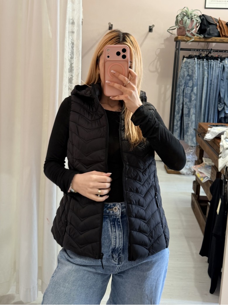 Piumino smanicato nero