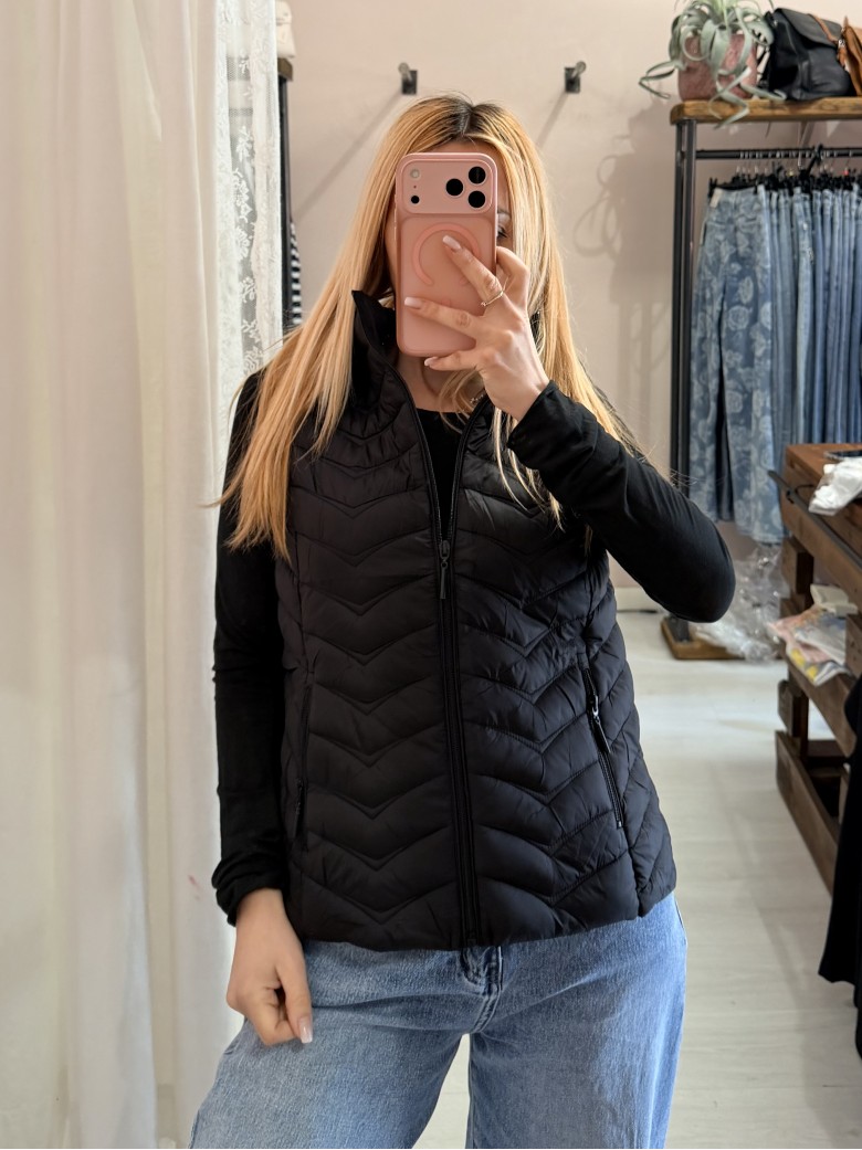 Piumino smanicato nero