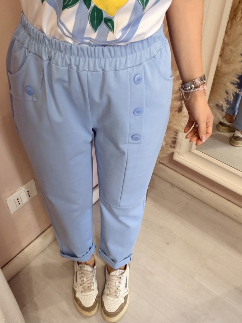 Pantaloni bottoncini azzurri