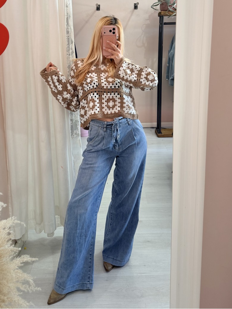 Jeans larghi con laccino