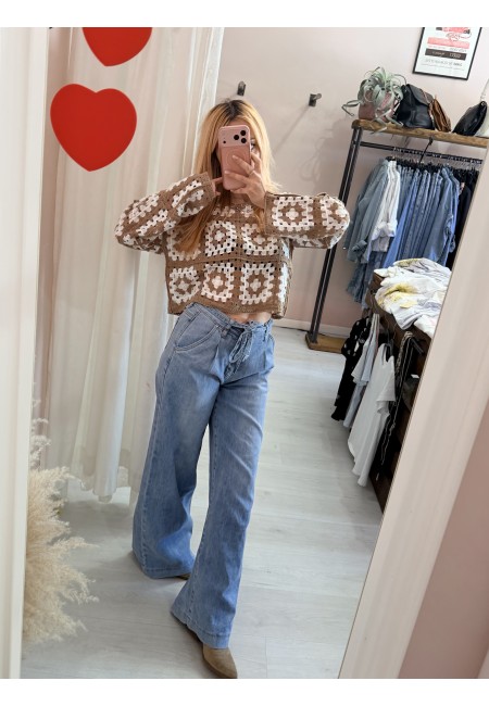 Jeans larghi con laccino