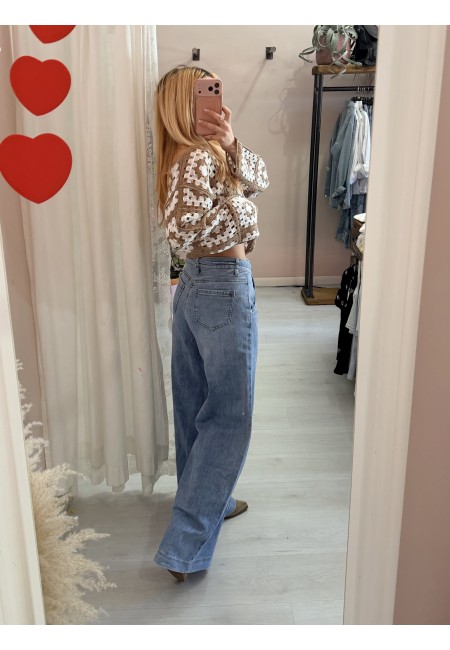 Jeans larghi con laccino