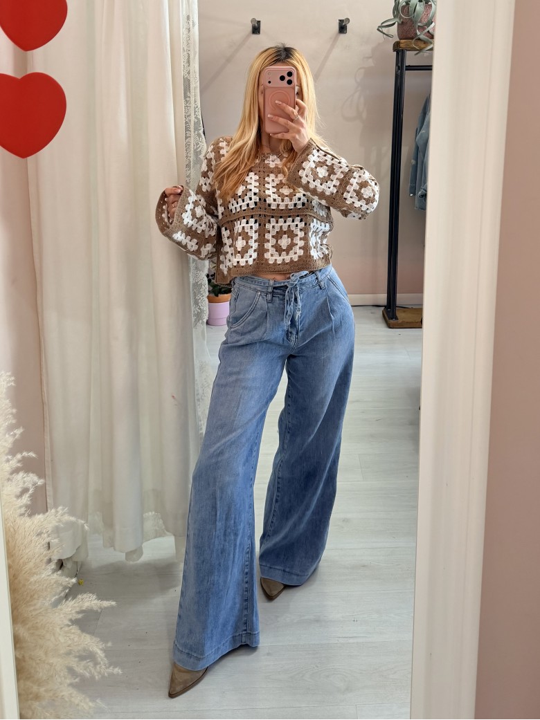 Jeans larghi con laccino