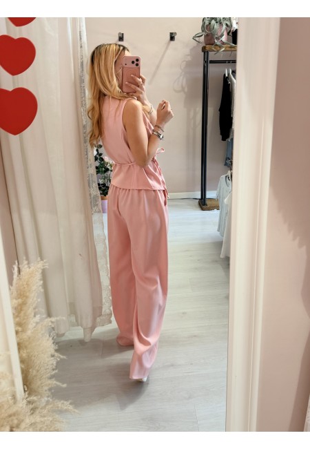 Completo gilet laccino e pantaloni rosa