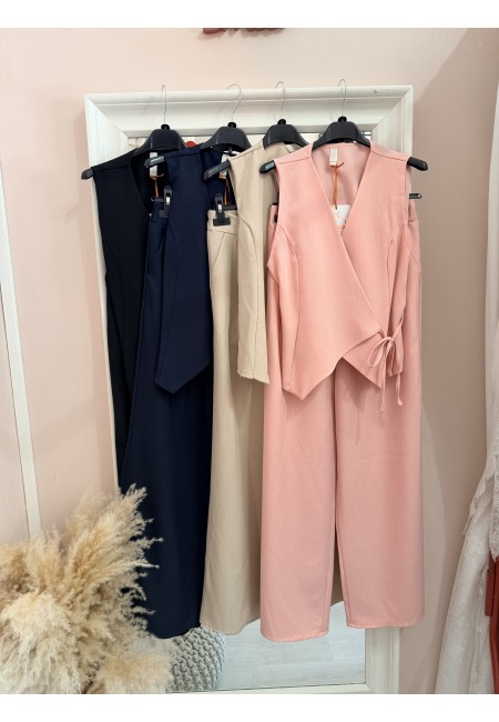 Completo gilet laccino e pantaloni rosa