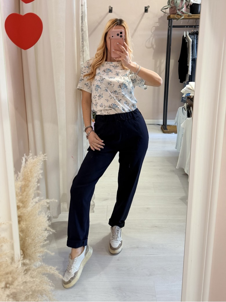 Maglia t shirt fiorellini azzurri