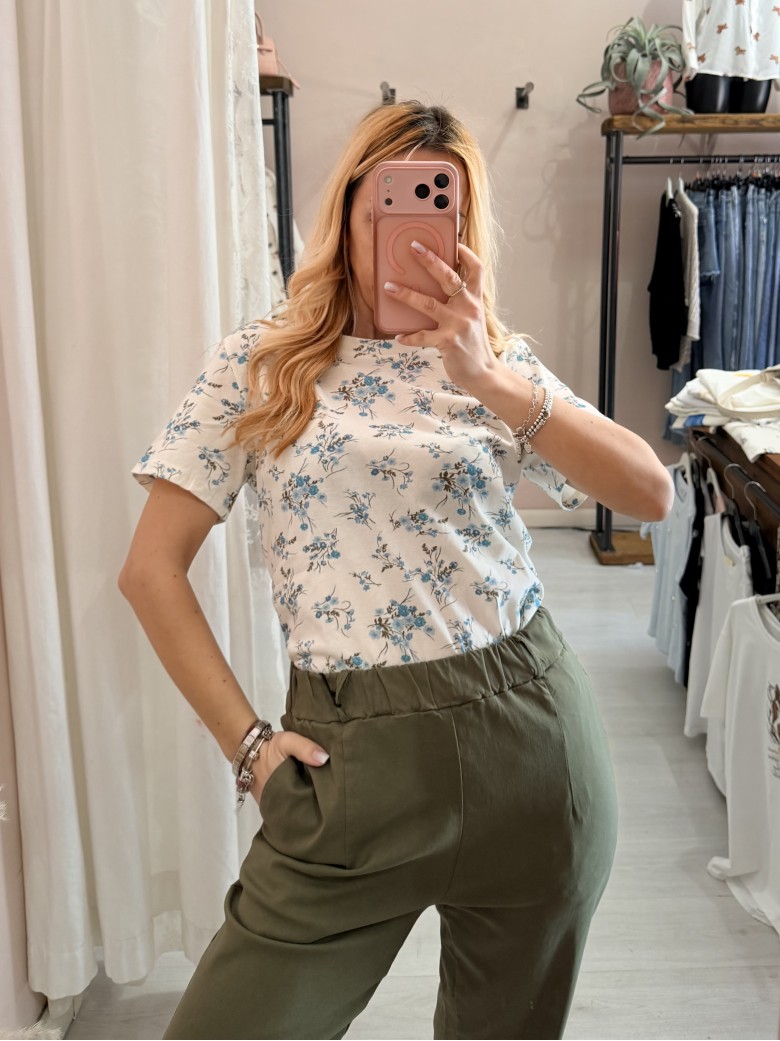 Maglia t shirt fiorellini azzurri