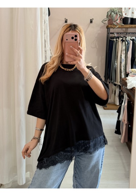 Maglia t shirt asimmetrica con pizzo nera